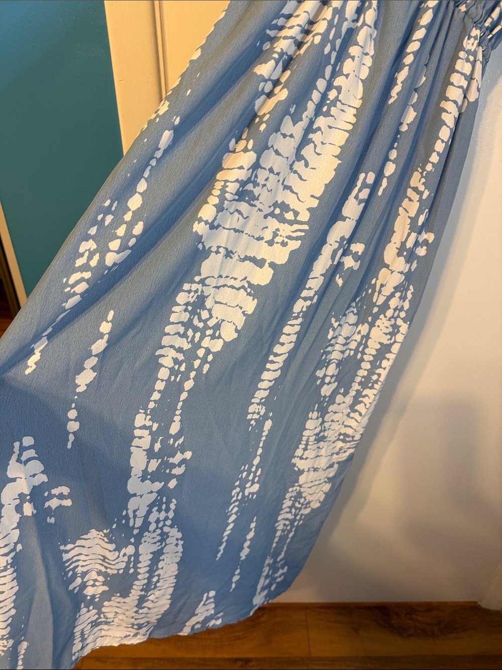 Lezat Light Blue & White Tie-Dye Maxi Dress size Large - Picture 7 of 10